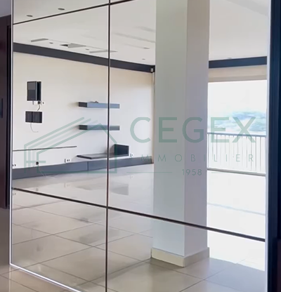  Appartement 4 pièces au Plateau Immeuble Pelieu