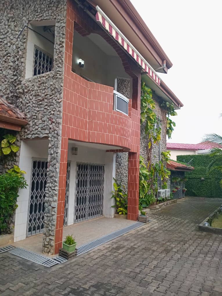  2 charmantes villas mitoyennes de 7 chambres